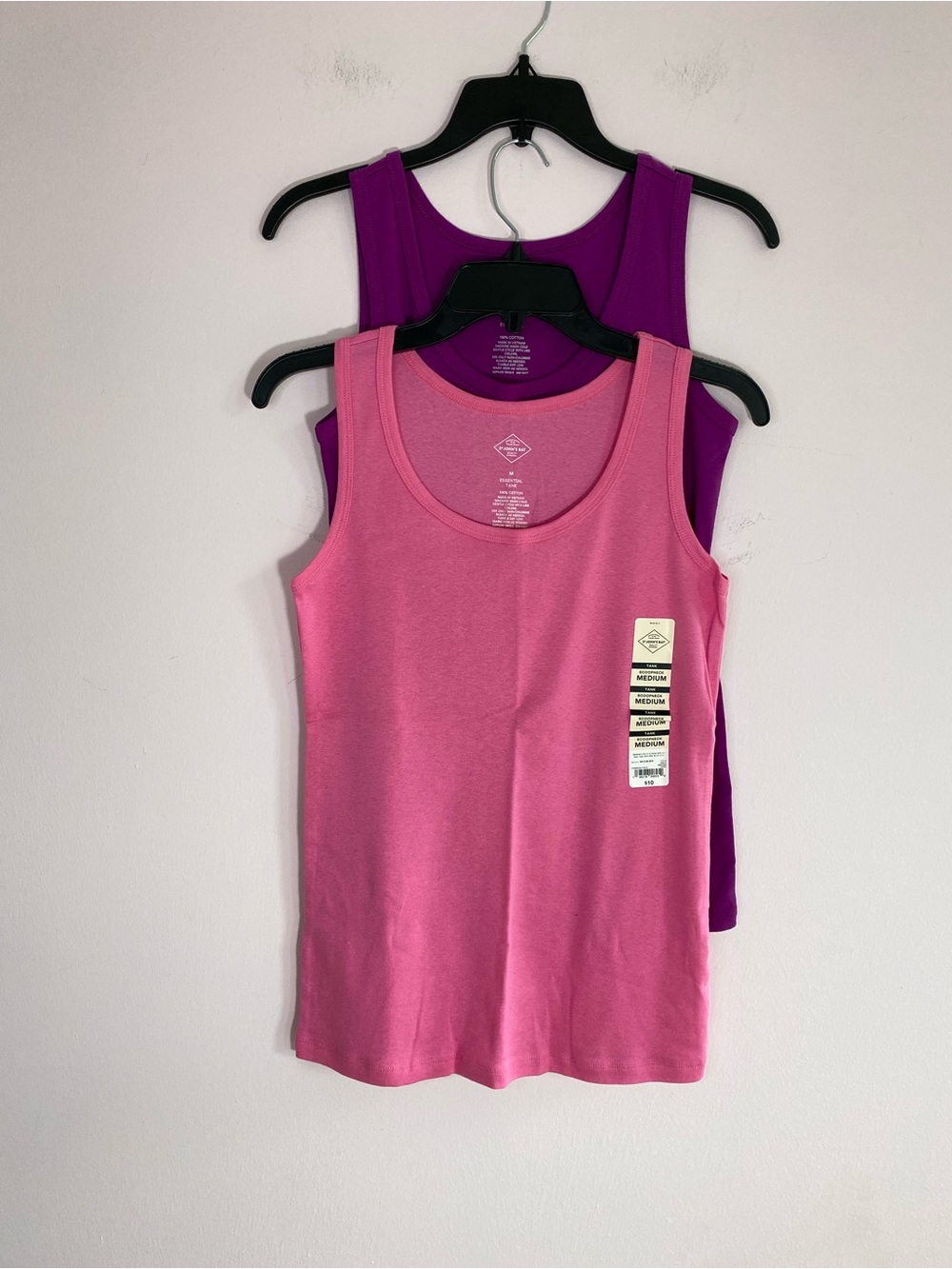 Bundle of 2 St. John’s Bay scoopneck basic tank top size medium